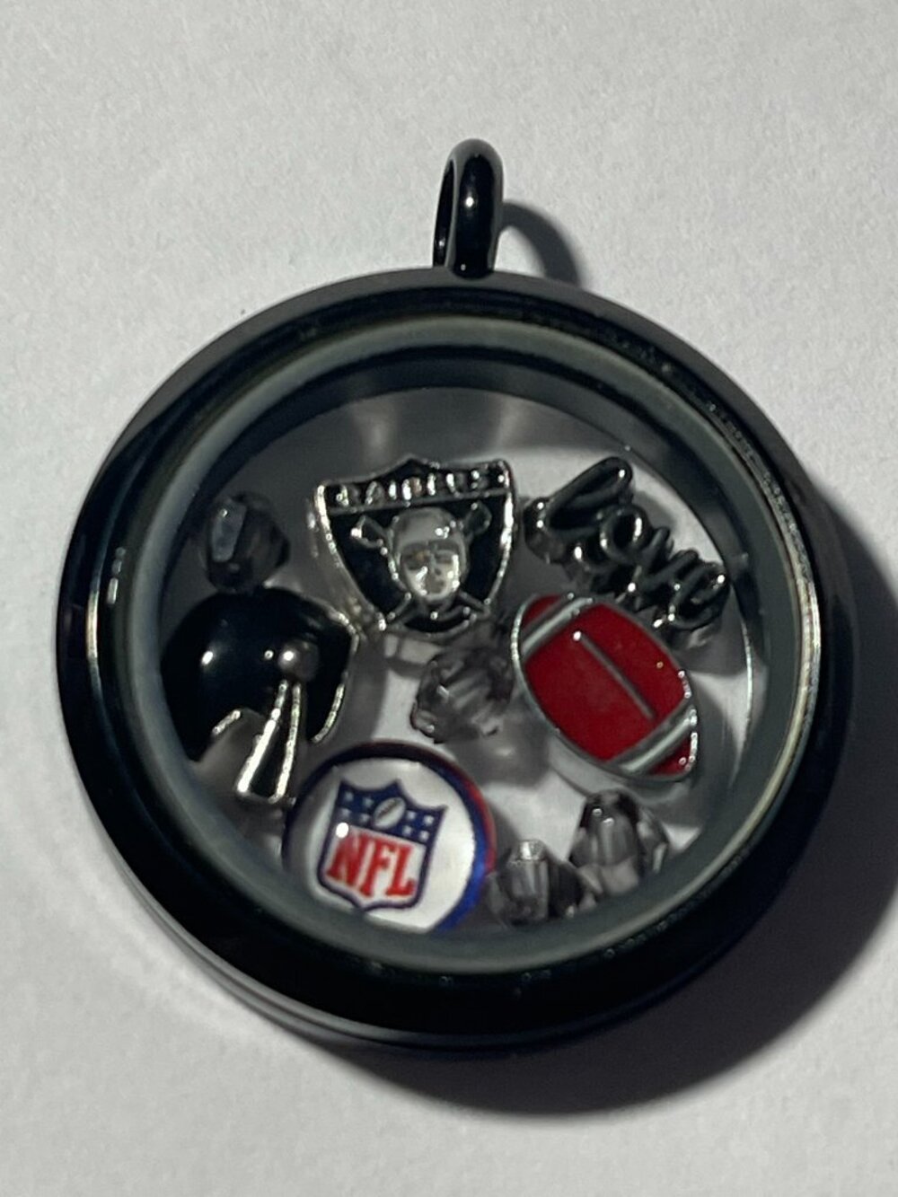 Las Vegas Raiders NFL Memory Charm Locket w/ 22 IN chain NEW